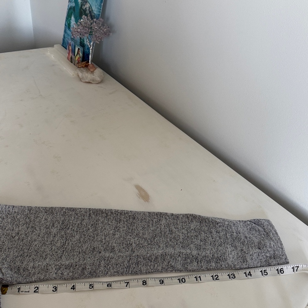 ONE WORLD Heather Gray Knit Top. Fall design SZ L. long sleeve. - Picture 10 of 12